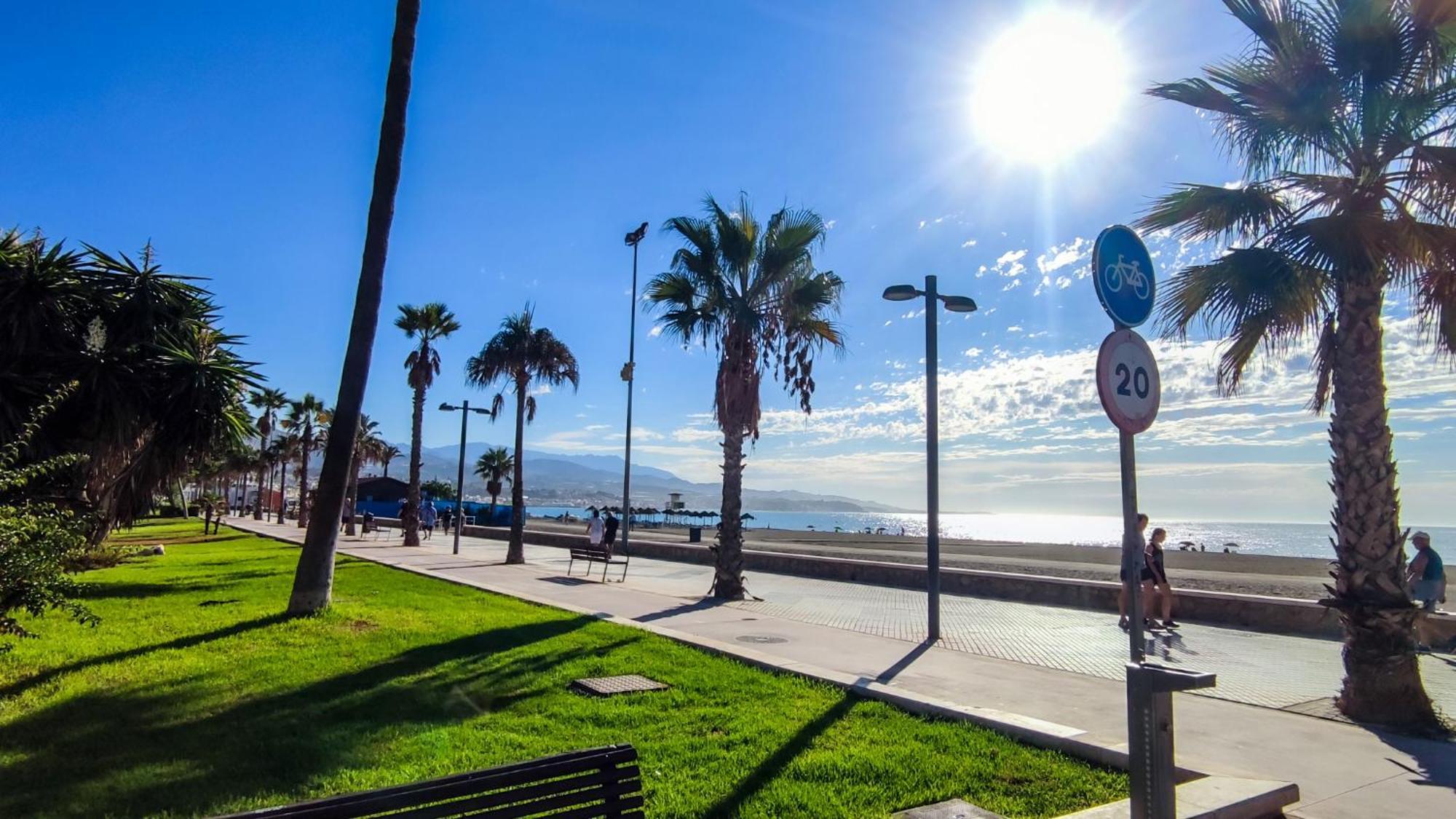 Sup T12 People - Alojamientos La Torre Torre Del Mar Exterior photo