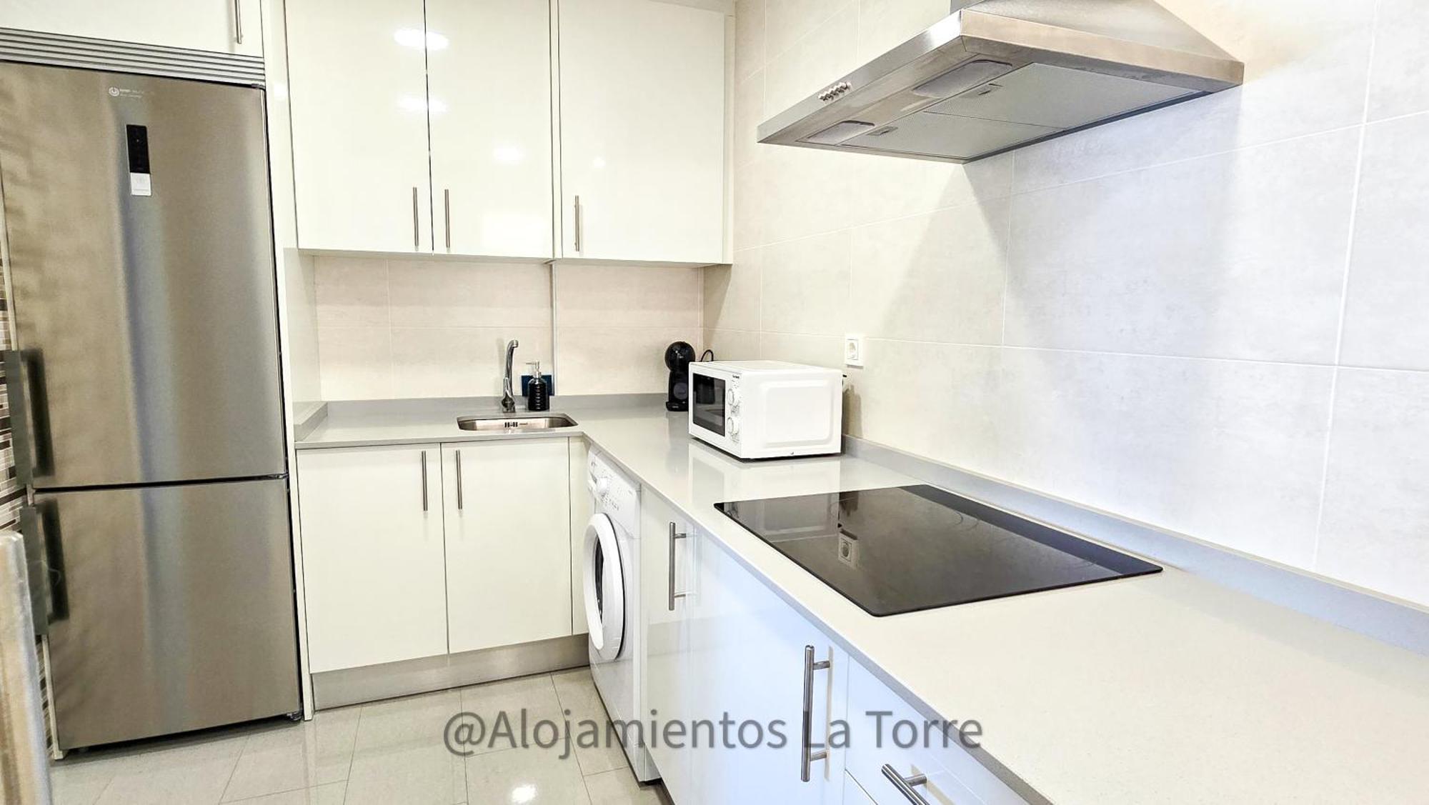 Sup T12 People - Alojamientos La Torre Torre Del Mar Exterior photo