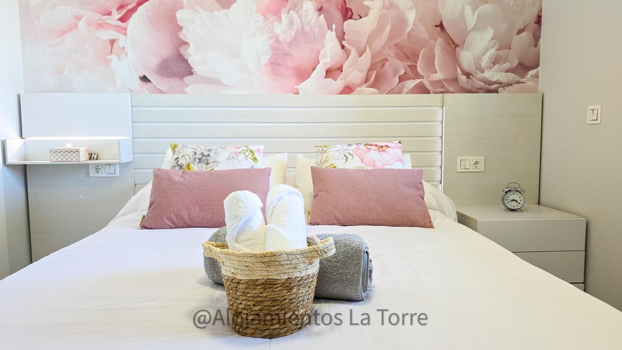 Sup T12 People - Alojamientos La Torre Torre Del Mar Exterior photo
