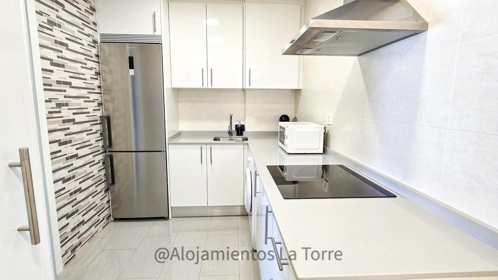 Sup T12 People - Alojamientos La Torre Torre Del Mar Exterior photo