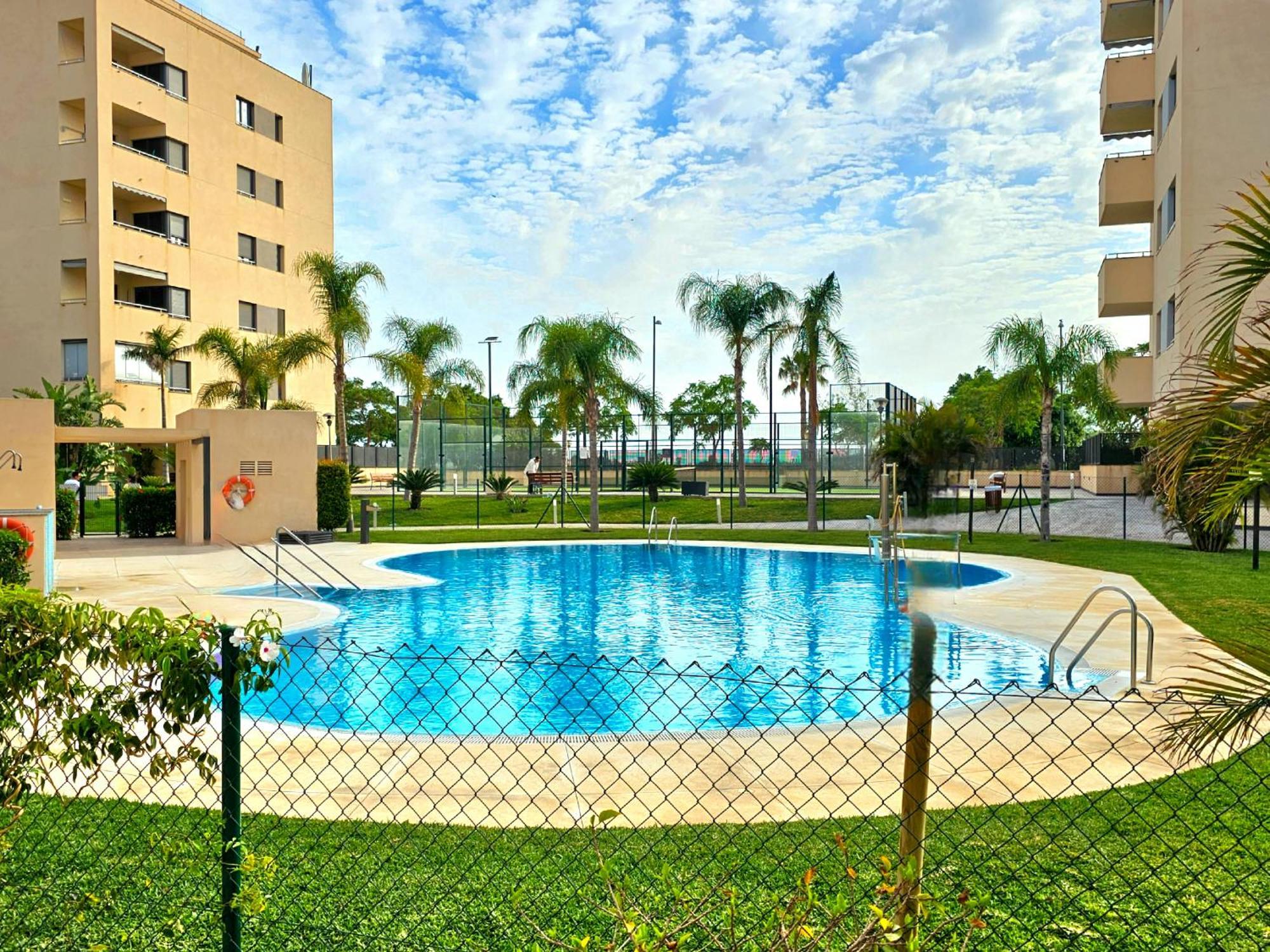 Sup T12 People - Alojamientos La Torre Torre Del Mar Exterior photo